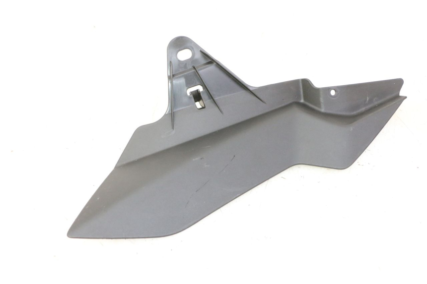 photo de CACHE CHASSIS LATERAL DROIT YAMAHA XMAX X-MAX 125 (2021 - 2025)