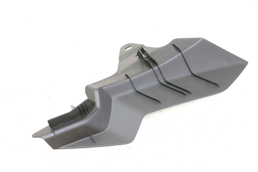 photo de CACHE CHASSIS LATERAL DROIT YAMAHA XMAX X-MAX 125 (2021 - 2025)