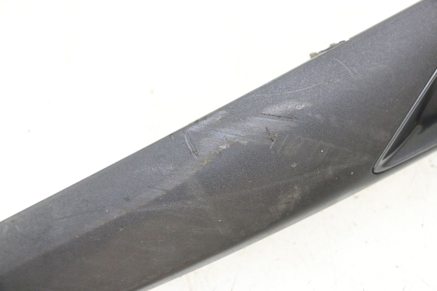 photo de CACHE CHASSIS LATERAL GAUCHE APRILIA SXR 50 (2021 - 2023)