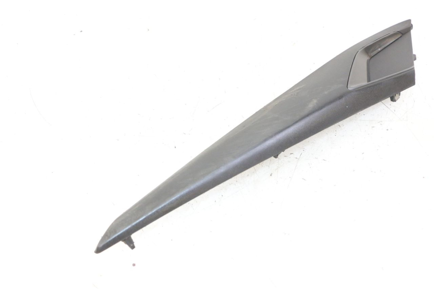 photo de CACHE CHASSIS LATERAL GAUCHE APRILIA SXR 50 (2021 - 2023)