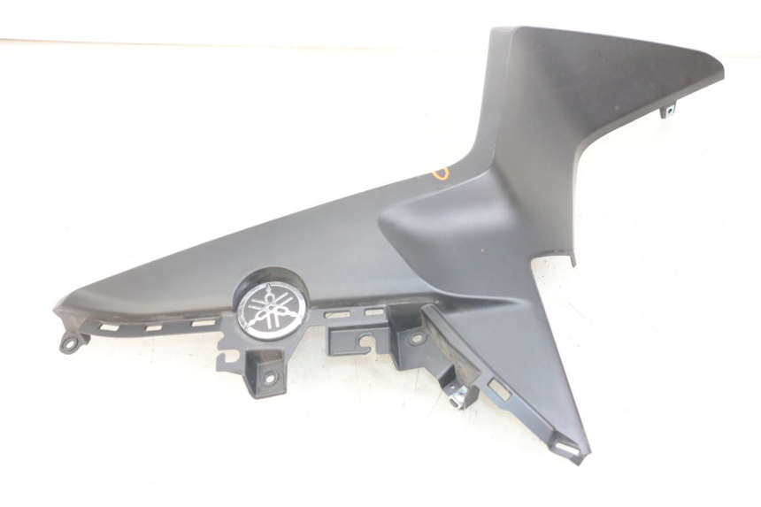 photo de CACHE CHASSIS LATERAL GAUCHE YAMAHA XMAX X-MAX ABS 125 (2017 - 2020)