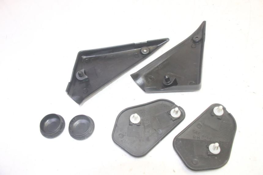 photo de CACHE CHASSIS LATERAL SUZUKI GSF N BANDIT 600 (1996 - 1999) - Détail de la pièce