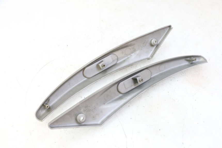 photo de CACHE CHASSIS LATERAL PIAGGIO LIBERTY 125 (1998 - 2008)