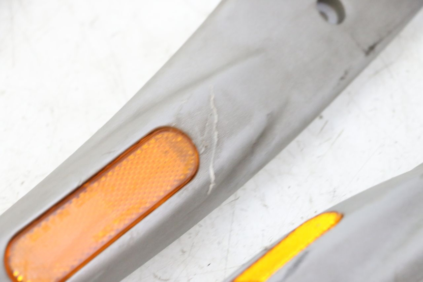 photo de CACHE CHASSIS LATERAL PIAGGIO LIBERTY 125 (1998 - 2008)