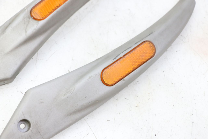 photo de CACHE CHASSIS LATERAL PIAGGIO LIBERTY 125 (1998 - 2008)