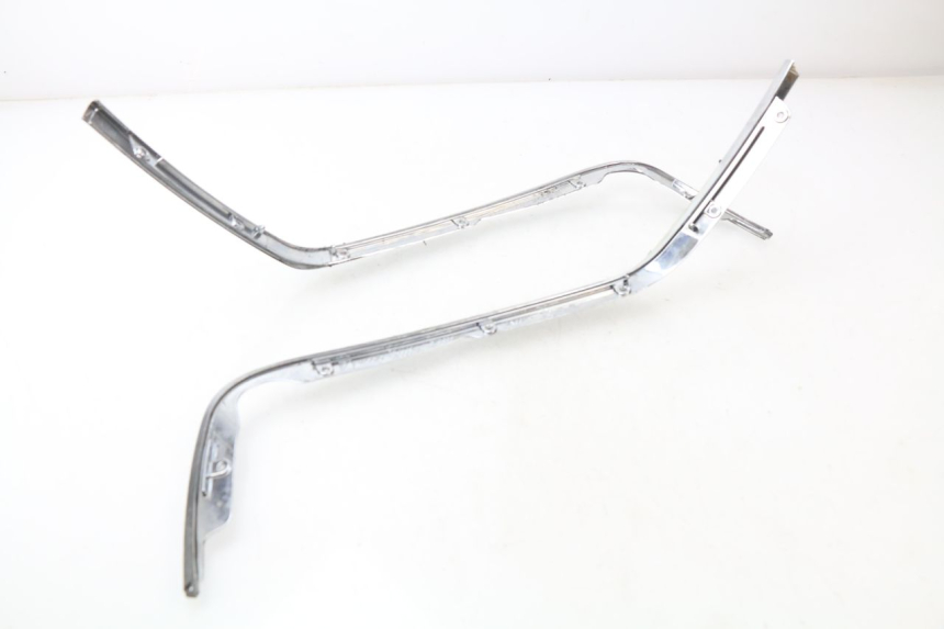 photo de CACHE CHASSIS LATERAL PIAGGIO PRIMAVERA 125 (2013 - 2021) - Vue principale
