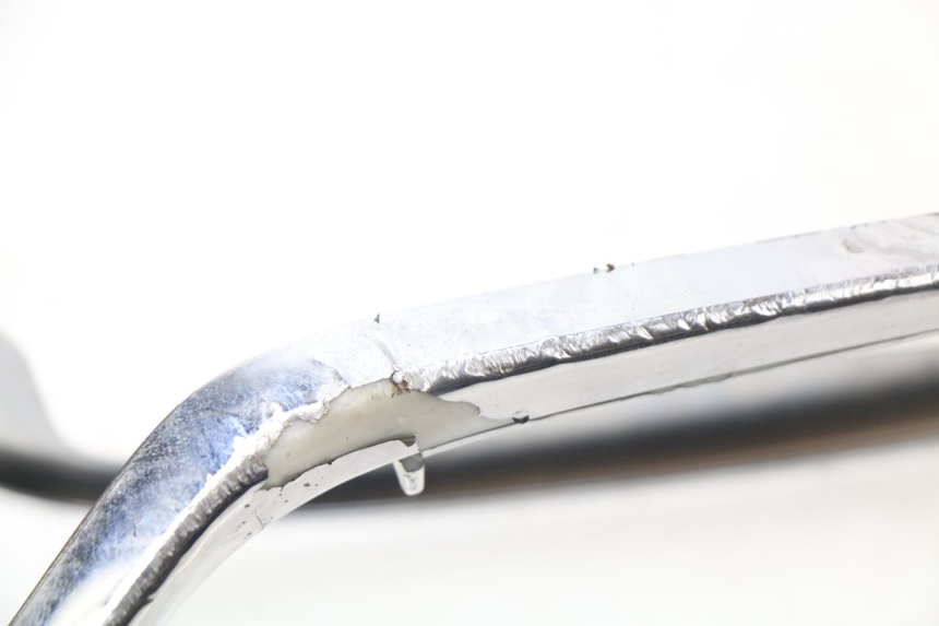 photo de CACHE CHASSIS LATERAL PIAGGIO PRIMAVERA 125 (2013 - 2021) - Gros plan technique