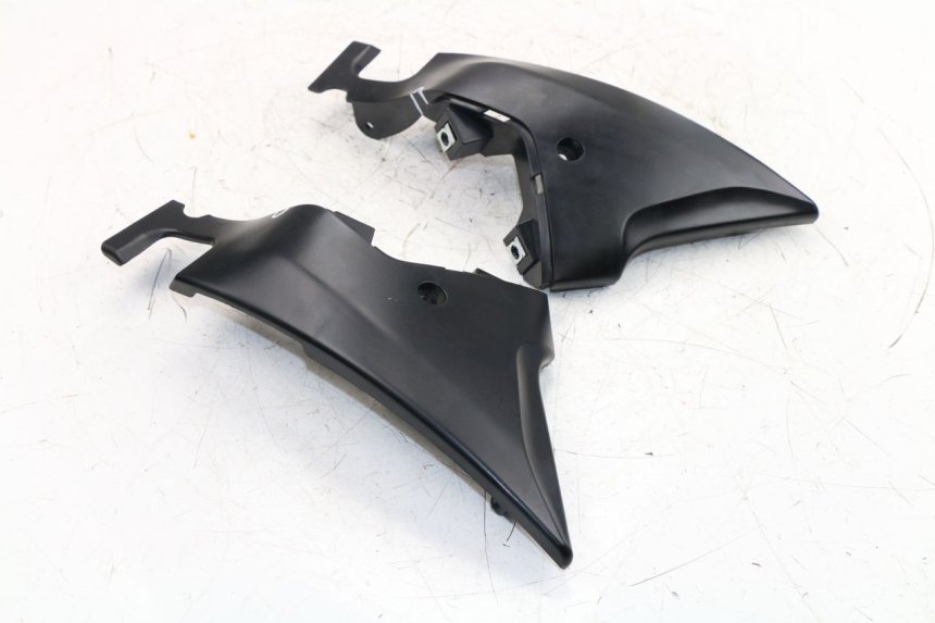 photo de CACHE CHASSIS LATERAL DAELIM VJ ROADWIN FI 125 (2008 - 2017)