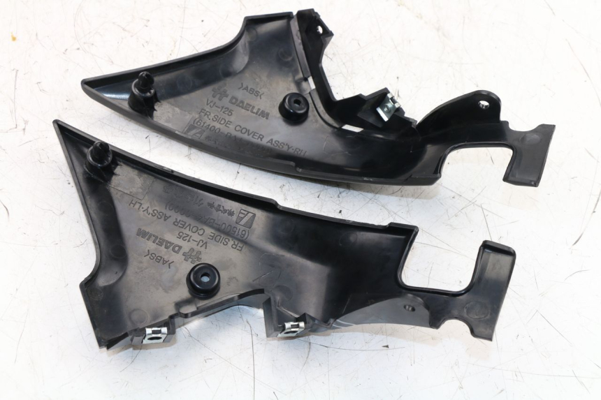 photo de CACHE CHASSIS LATERAL DAELIM VJ ROADWIN FI 125 (2008 - 2017)