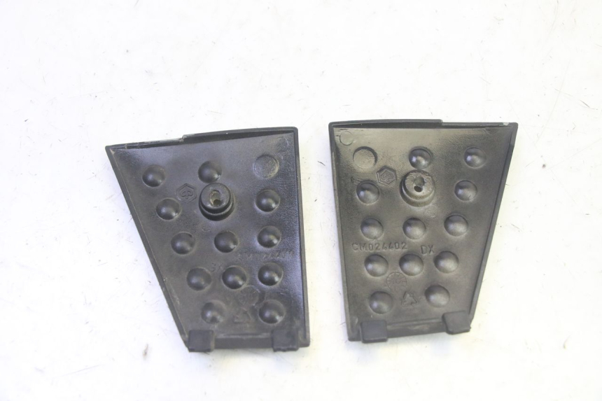 photo de CACHE CHASSIS LATERAL PIAGGIO XEVO - X EVO 125 (2007 - 2017) - Zoom état d’usage