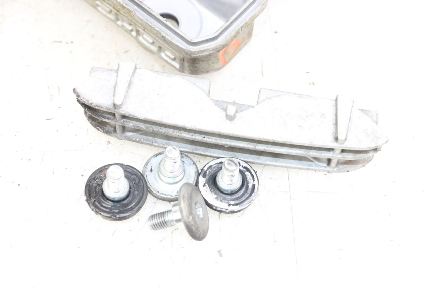 photo de Valve cover HYOSUNG GV AQUILA 125 (2000 - 2004)