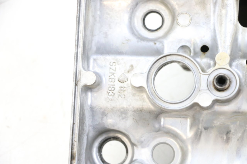 photo de CACHE CULBUTEUR SUZUKI BURGMAN EXECUTIVE ABS 650 (2006 - 2012) - Zoom état d’usage