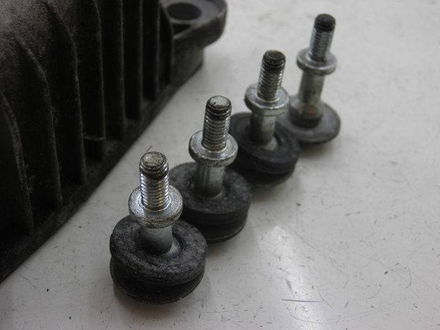 photo de CACHE CULBUTEUR PIAGGIO LIBERTY 2T 50 (2004 - 2008) - Autre angle de vue