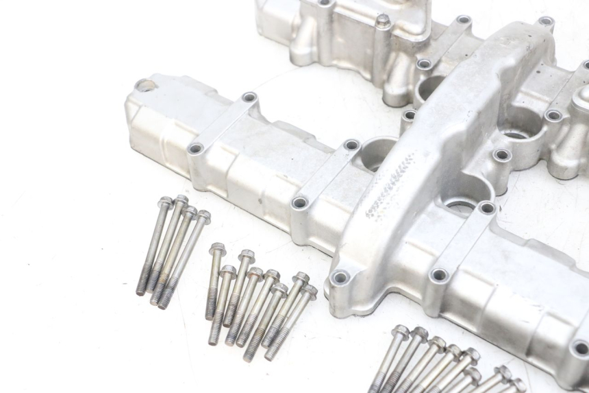 photo de CACHE CULBUTEUR KAWASAKI ZR 7 750 (1999 - 2001) - Points de fixation