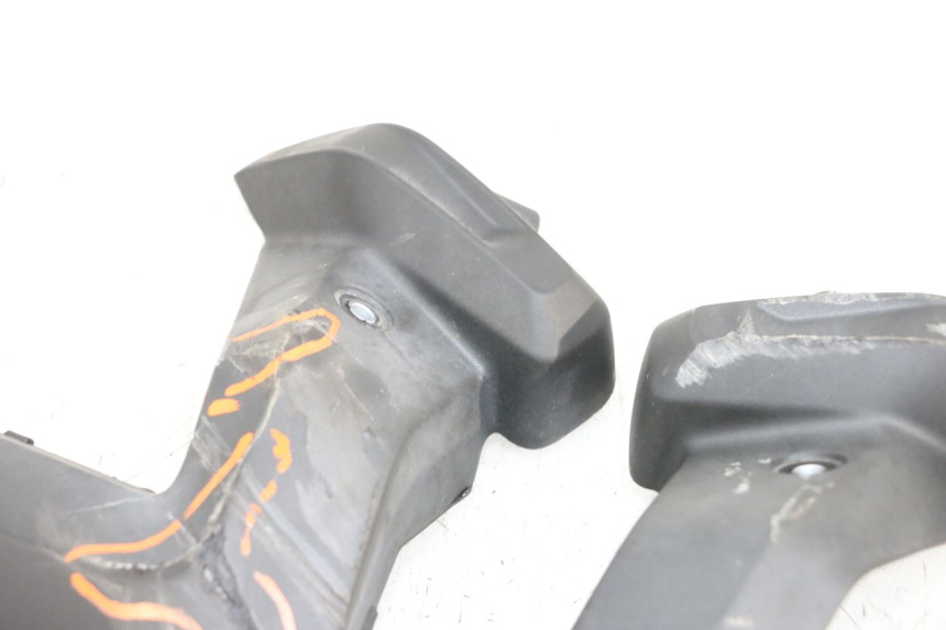 photo de CACHE CYLINDRE BMW R GS 1250 (2021 - 2024) - Marquages et références