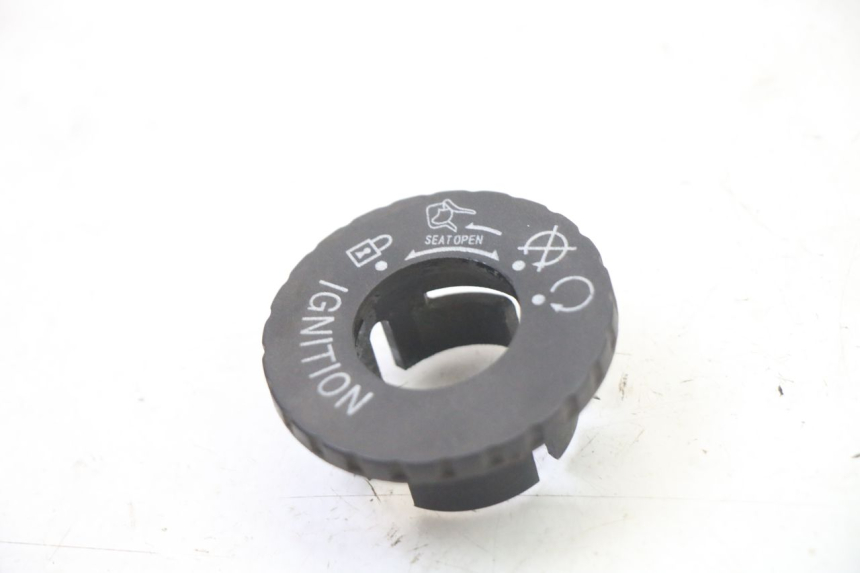 photo de CACHE NEIMAN SYM FIDDLE 3 III 125 (2014 - 2020)