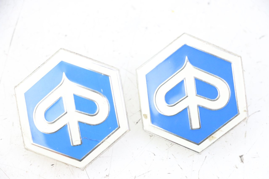 photo de CACHE ROUE PIAGGIO MP3 500 (2014 - 2016)