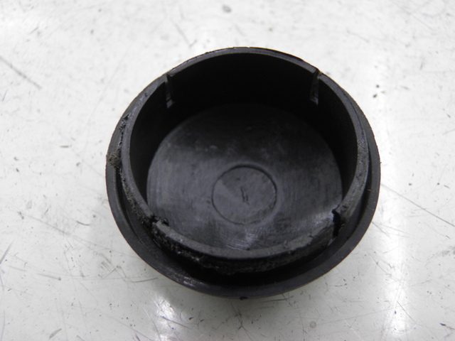 photo de CACHE ROUE PIAGGIO FLY 2T 50 (2004 - 2017)