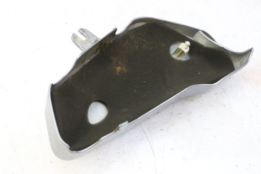 photo de Cache sous selle droit HYOSUNG GV AQUILA 125 (2000 - 2004)