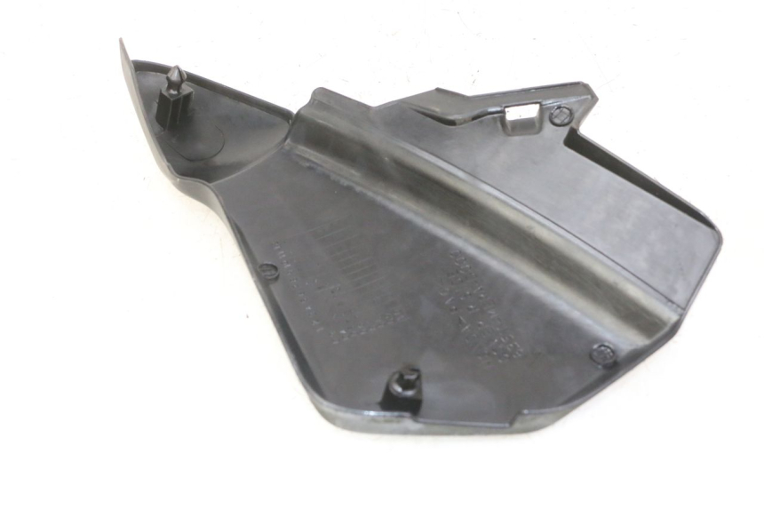 photo de CACHE SOUS SELLE DROIT HONDA CBF 500 (2004 - 2007)