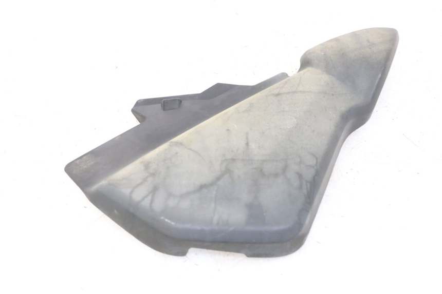 photo de CACHE SOUS SELLE DROIT HONDA CBF 500 (2004 - 2007)
