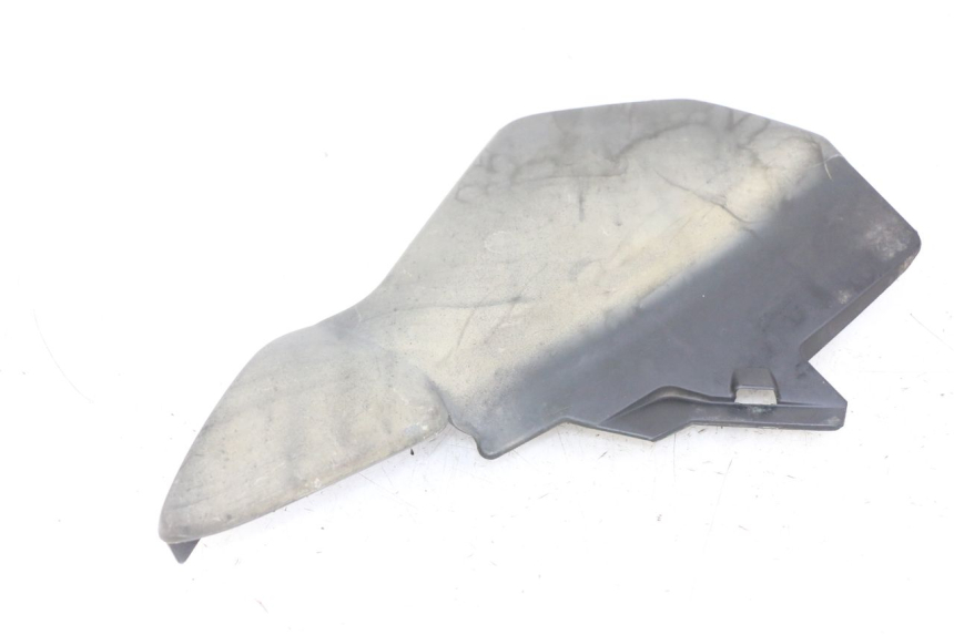 photo de CACHE SOUS SELLE DROIT HONDA CBF 500 (2004 - 2007)