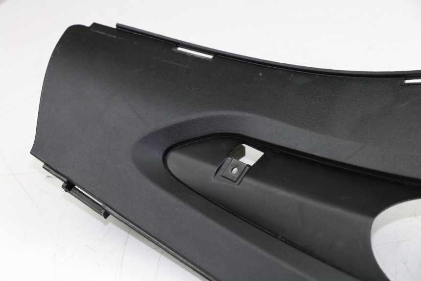 photo de CACHE SOUS SELLE DROIT GILERA RUNNER SP 50 (2009 - 2017)