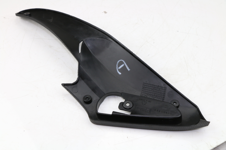 photo de CACHE SOUS SELLE DROIT GILERA RUNNER SP 50 (2009 - 2017)