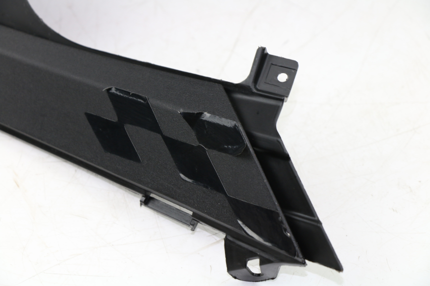 photo de CACHE SOUS SELLE DROIT GILERA RUNNER SP 50 (2009 - 2017)