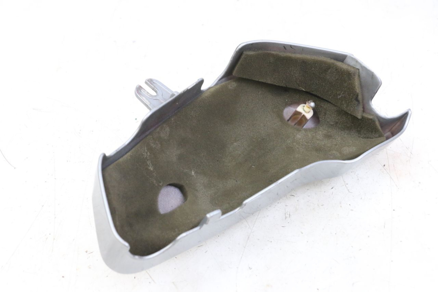 photo de Cache sous selle droit HYOSUNG GV AQUILA 125 (2000 - 2004)