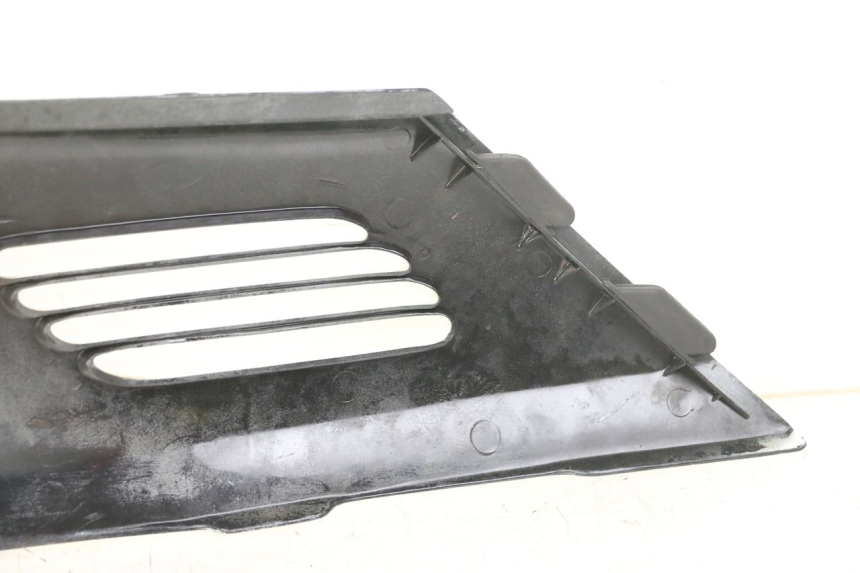 photo de CACHE SOUS SELLE DROIT HONDA CBR F 1000 (1993 - 1996)