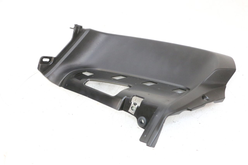 photo de CACHE SOUS SELLE DROIT YAMAHA NEO'S CORE 1 (2022 - 2026) - Zoom composants