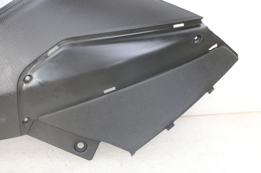 photo de CACHE SOUS SELLE DROIT PIAGGIO NRG POWER PUREJET 50 (2018 - 2021)