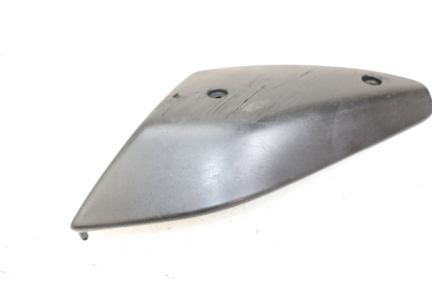 photo de CACHE SOUS SELLE DROIT PEUGEOT TKR TREKKER FURIOUS 50 (2005 - 2014)