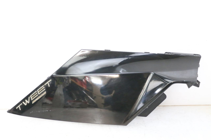 photo de CACHE SOUS SELLE DROIT PEUGEOT TWEET 4T 50 (2023 - 2025)