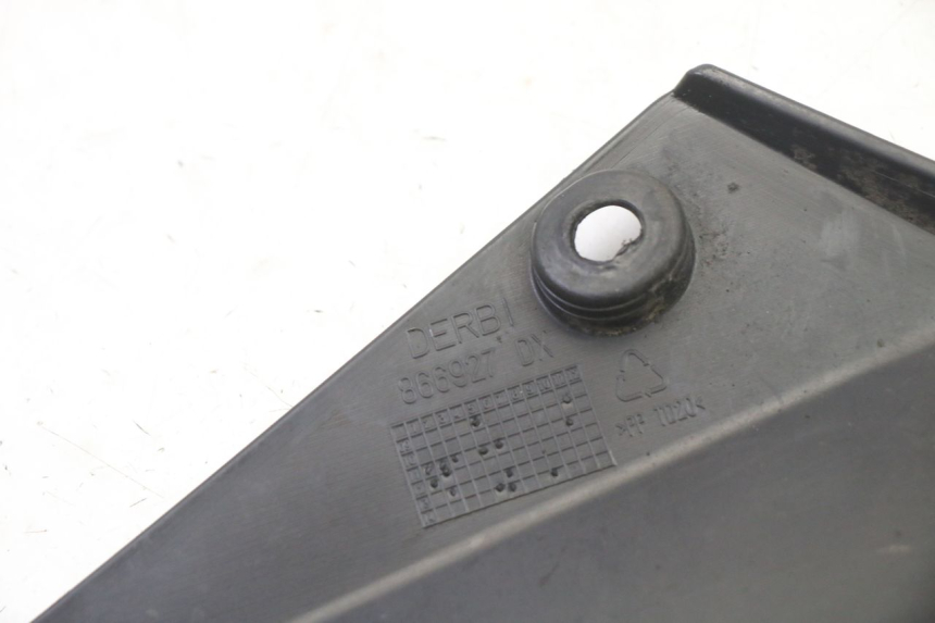 photo de CACHE SOUS SELLE DROIT GILERA SMT SUPERMOTARD 50 (2009 - 2017)