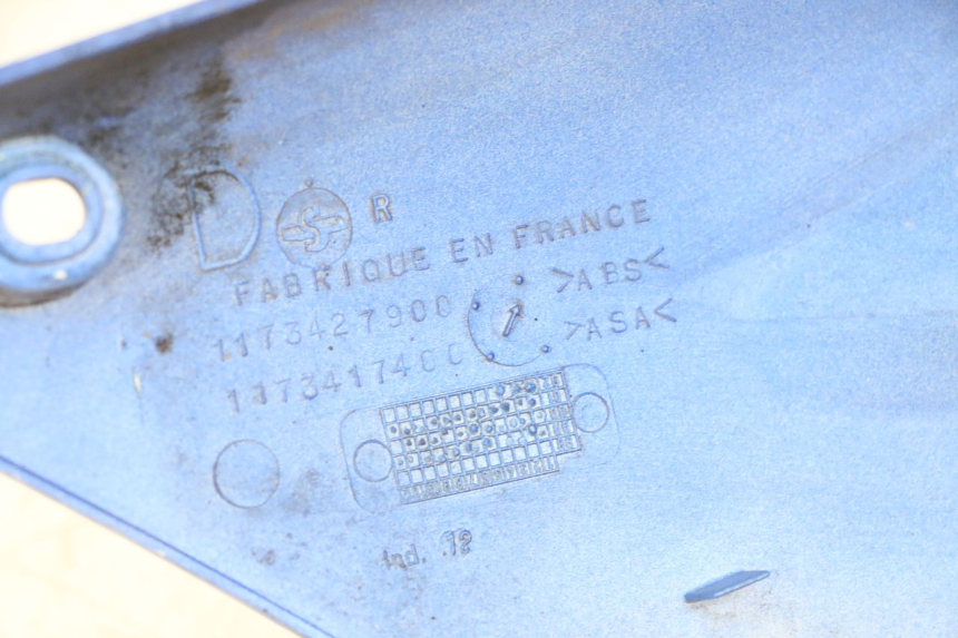 photo de CACHE SOUS SELLE DROIT PEUGEOT SPEEDFIGHT 2 LC 50 (2000 - 2009)
