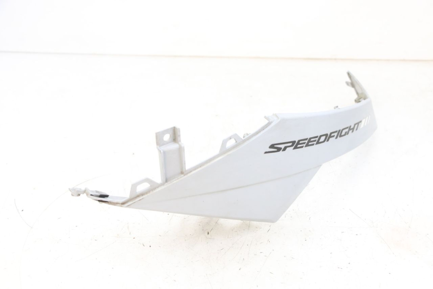 photo de CACHE SOUS SELLE DROIT PEUGEOT SPEEDFIGHT 4 4T EFI 50 (2021 - 2025) - État de surface