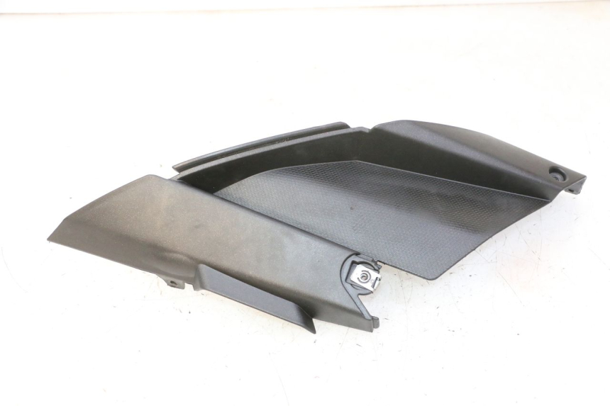 photo de CACHE SOUS SELLE DROIT APRILIA SR R 2T LC 50 (2018 - 2021)