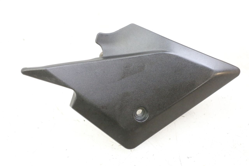 photo de CACHE SOUS SELLE DROIT SUZUKI SV S 650 (2003 - 2009)