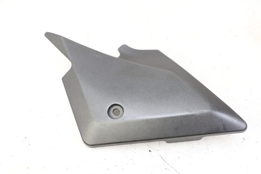 photo de CACHE SOUS SELLE DROIT SUZUKI SV S 650 (2003 - 2009)