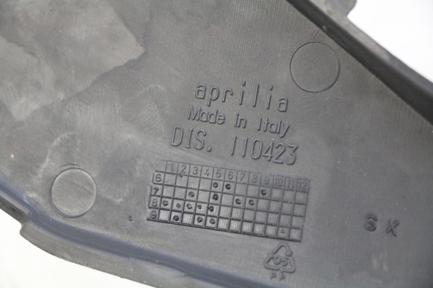 photo de CACHE SOUS SELLE DROIT APRILIA SX 50 (2011 - 2017)