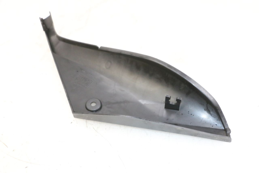photo de CACHE SOUS SELLE DROIT YAMAHA TZR 50 (2008 - 2016) - Zoom état d’usage