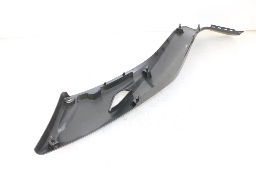 photo de CACHE SOUS SELLE DROIT YAMAHA XMAX X-MAX 125 (2021 - 2025)