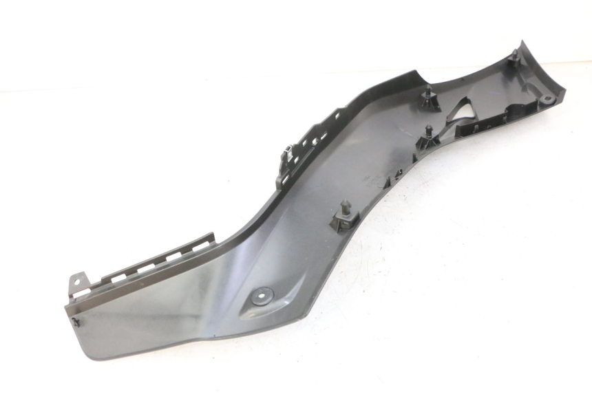 photo de CACHE SOUS SELLE DROIT YAMAHA XMAX X-MAX 125 (2021 - 2025)