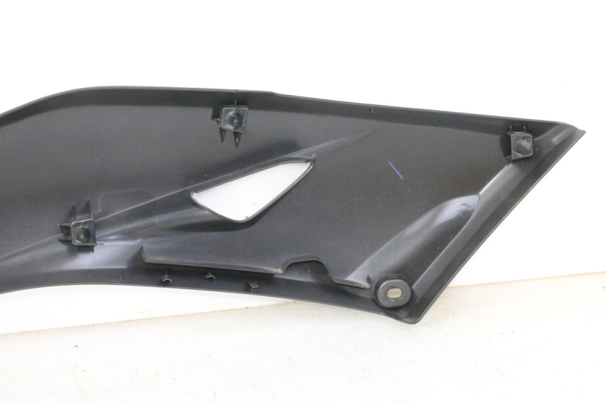 photo de CACHE SOUS SELLE DROIT YAMAHA XMAX X-MAX 125 (2021 - 2025)