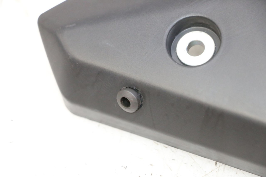 photo de CACHE SOUS SELLE DROIT YAMAHA XJ6 ABS 600 (2008 - 2016)