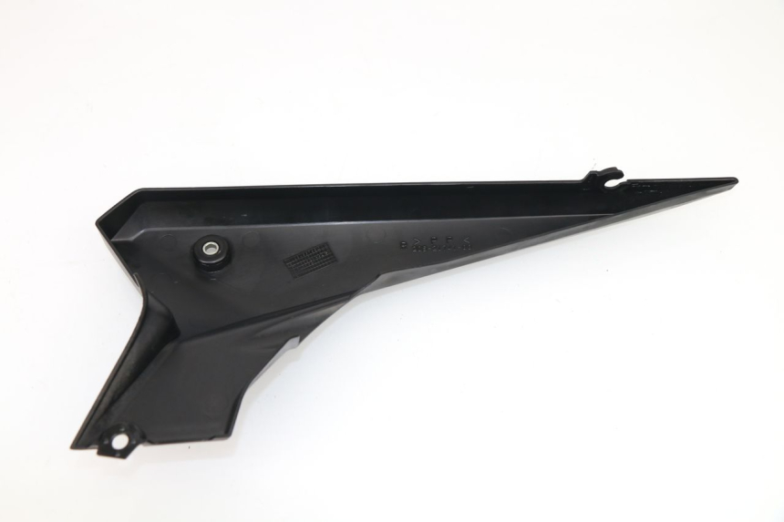 photo de CACHE SOUS SELLE DROIT YAMAHA XJ6 ABS 600 (2008 - 2016)