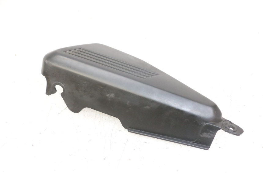 photo de CACHE SOUS SELLE DROIT YAMAHA FZS FAZER 600 (2001 - 2003)
