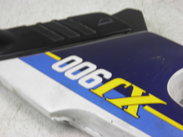 photo de CACHE SOUS SELLE DROIT YAMAHA XJ F 900 (1983 - 1994)